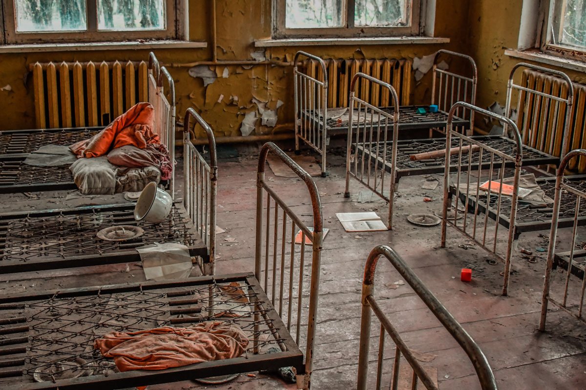 Спят усталые игрушки, книжки спят...