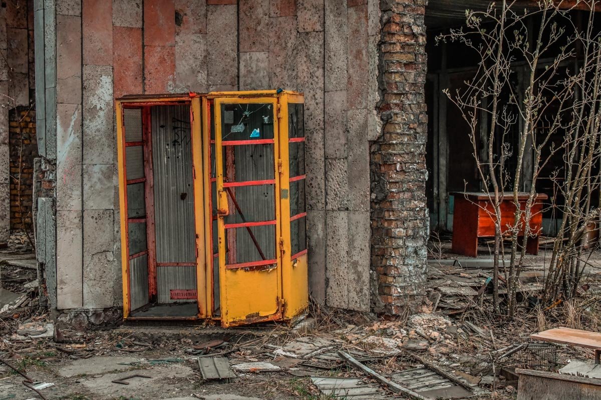 Куда звонили отсюда последний раз?