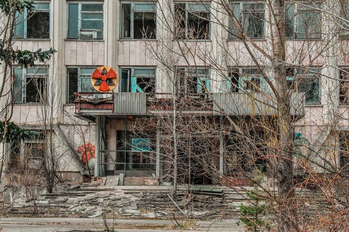 Люди уходят - знаки остаются 