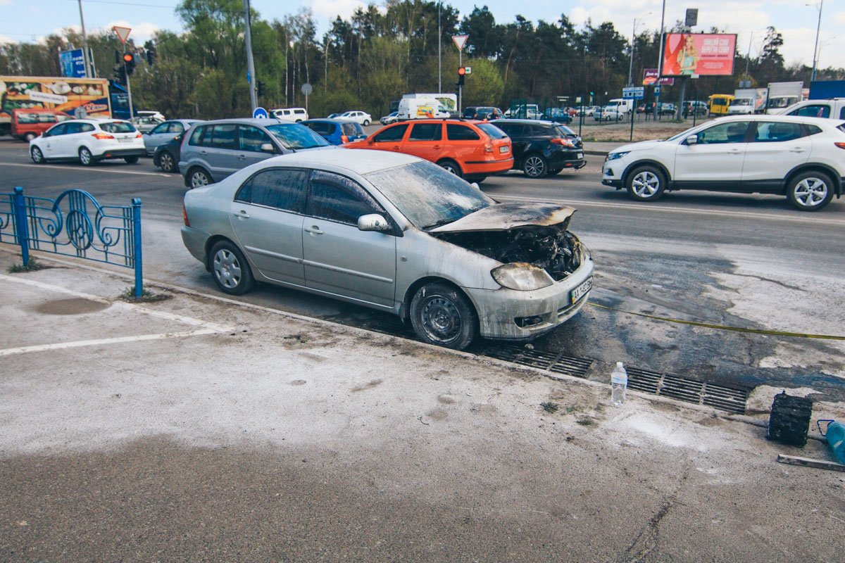 Водитель Toyota и его пассажир не пострадали Водитель Toyota и его пассажир не пострадали