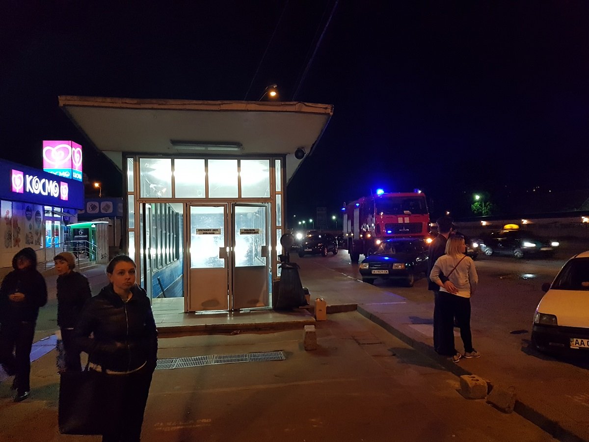 На месте работают ГСЧС и взрывотехники