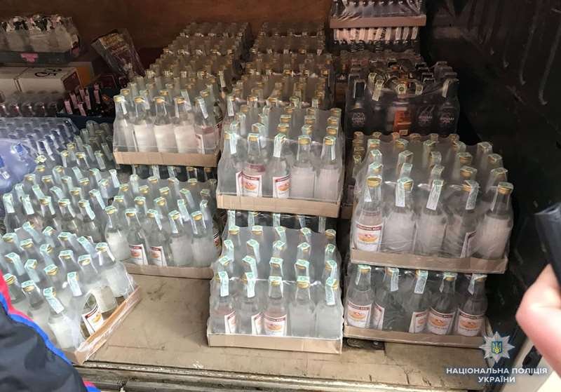 Полиция изъяла более 800 бутылок спиртного