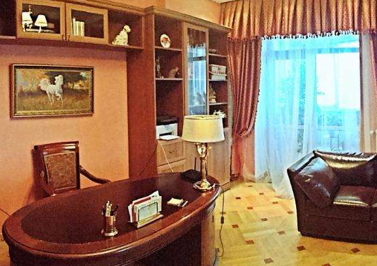 Рабочий кабинет для деловых людей