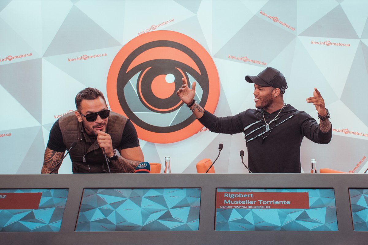 Ricomacho спели вживую просто в медиа-центре Информатора