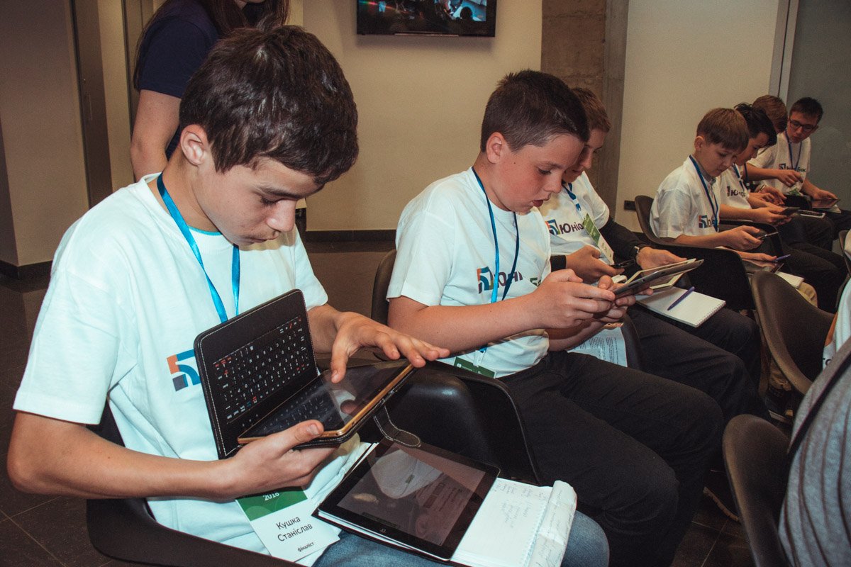 Дети решали финансовые задачи и участвовали в квестах Дети решали финансовые задачи и участвовали в квестах