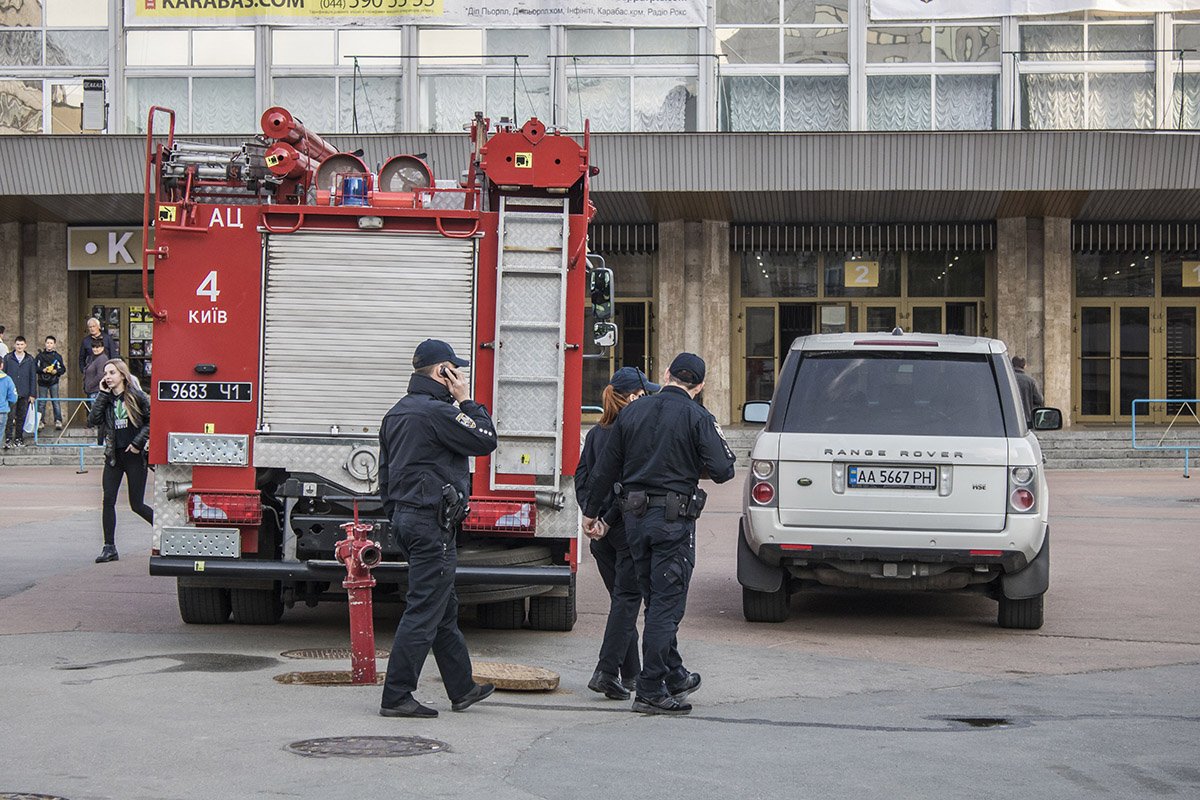 В Киеве "заминировали" Дворец спорта