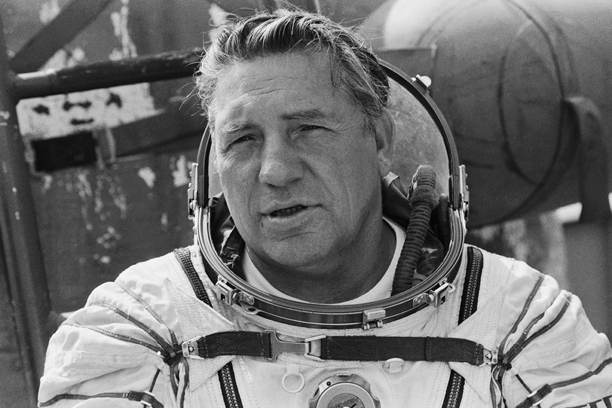 Космонавту было 77 лет