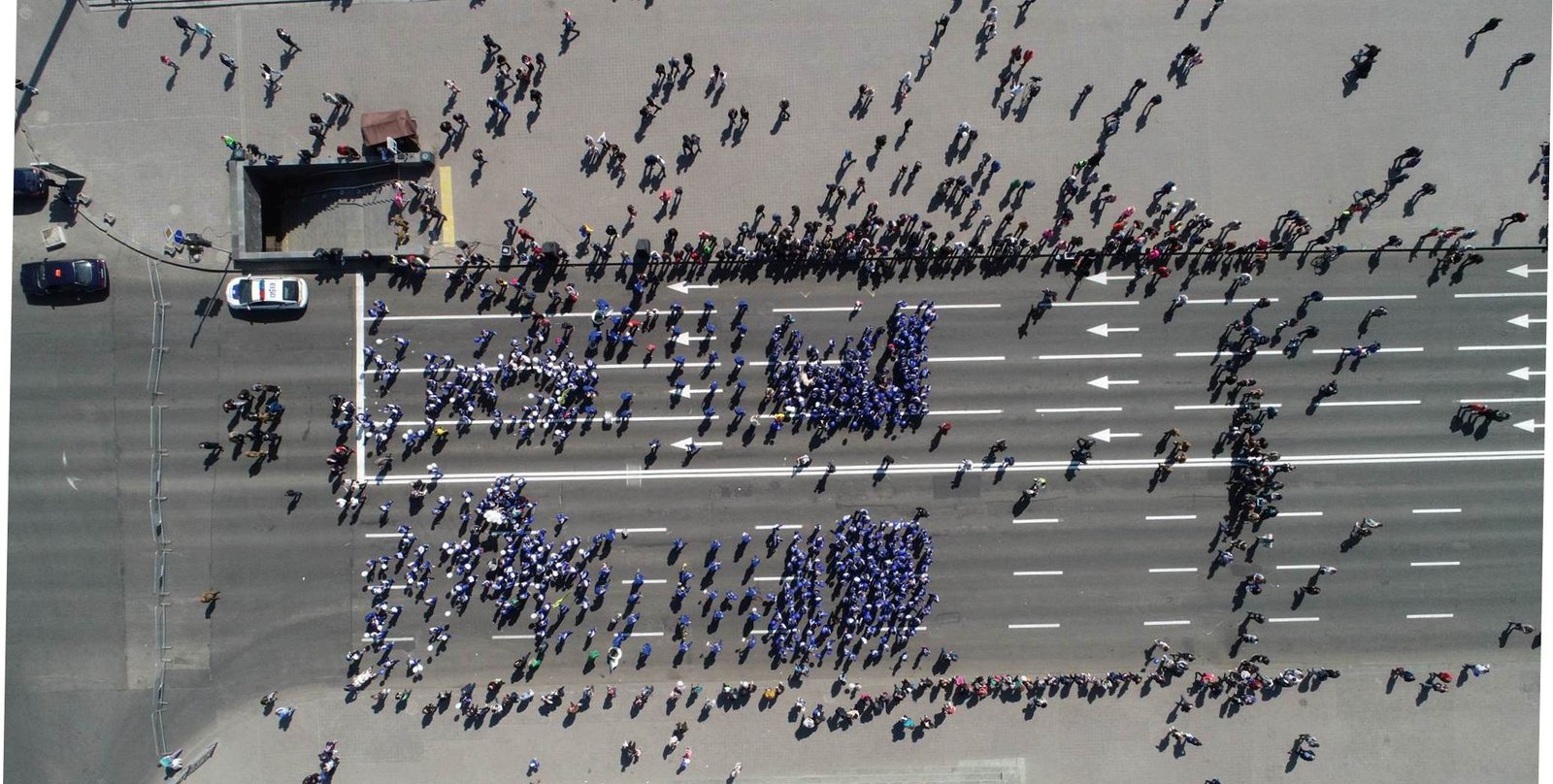 Построение шествия с высоты птичьего полета 
