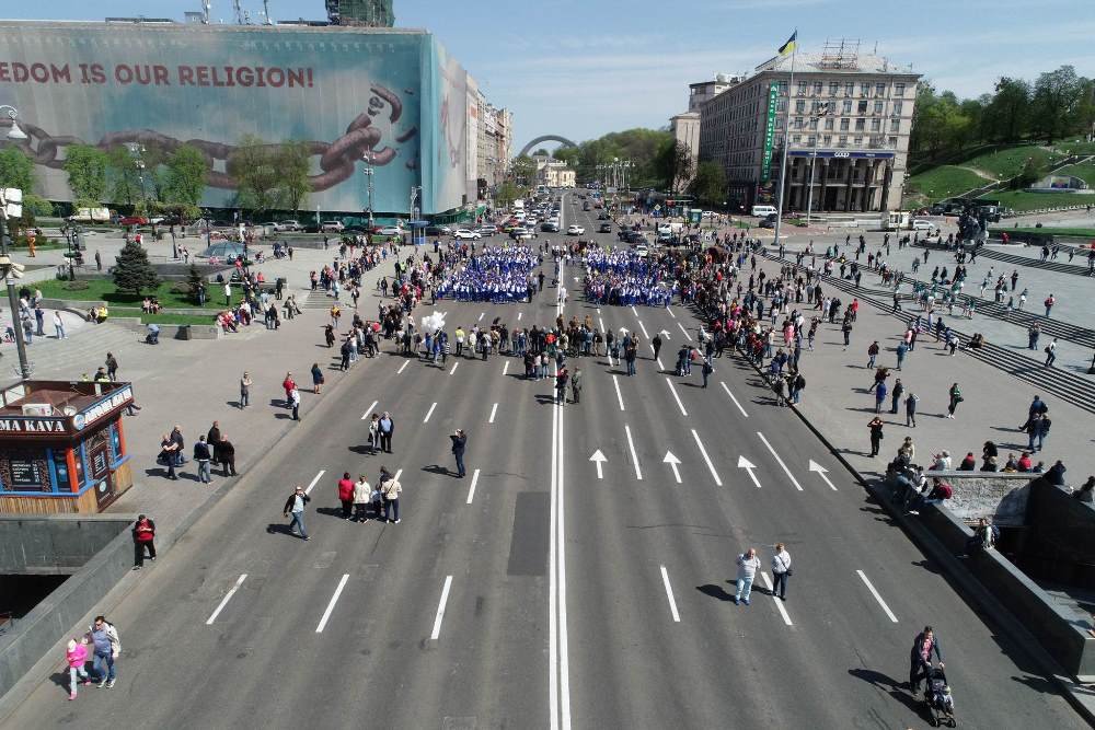 Парад стартовал в 12:00