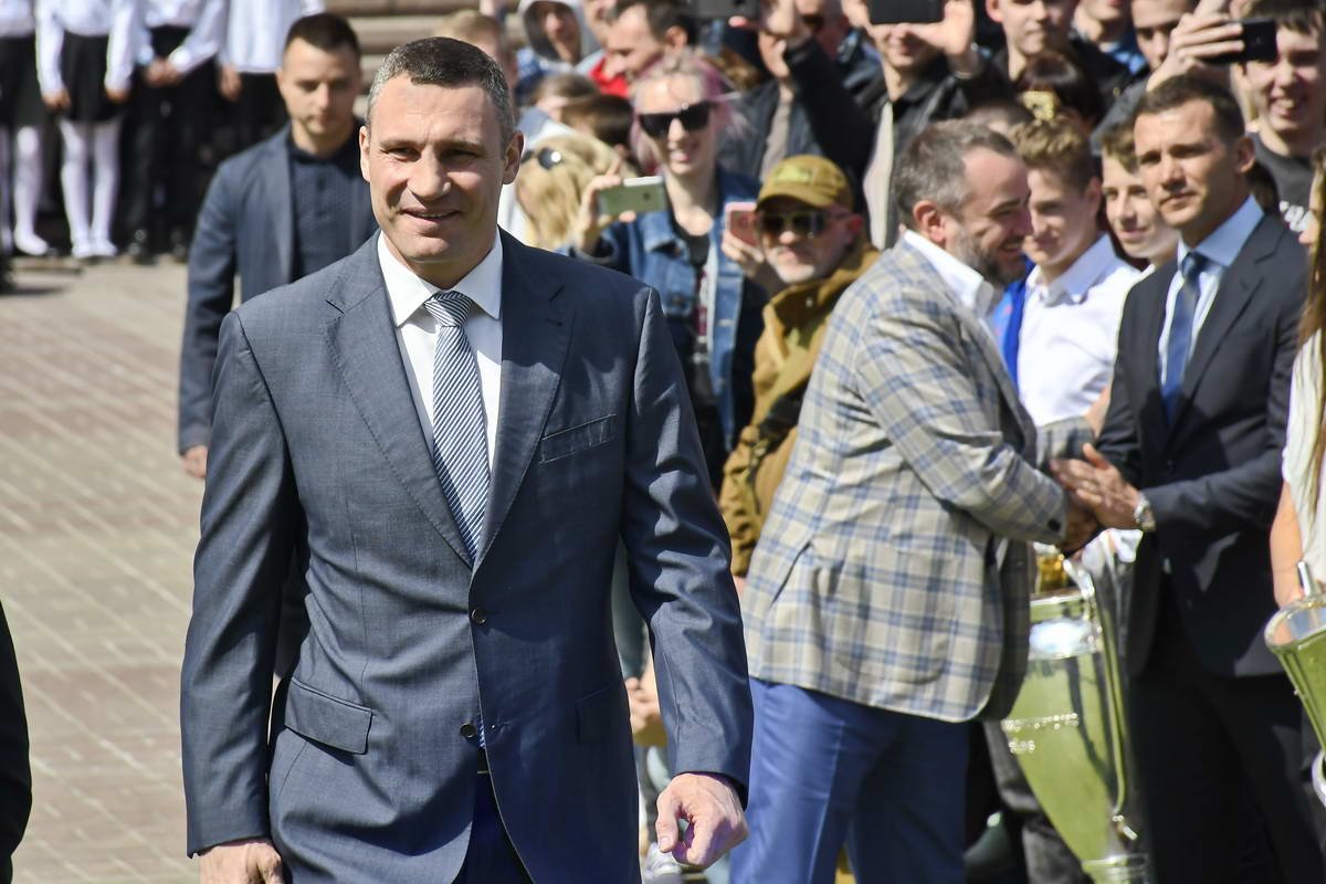 Мэр с гордостью шел к принятию Кубков