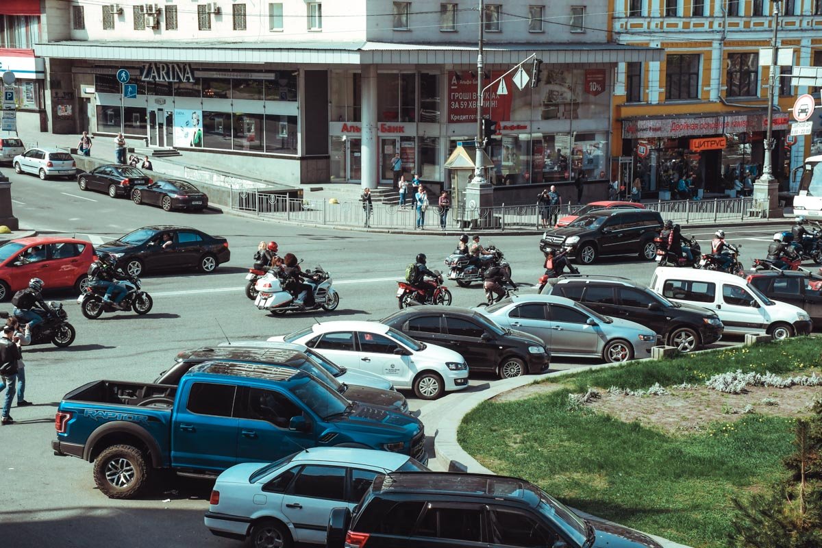Байкеры со скоростью звука пронеслись по Крещатику
