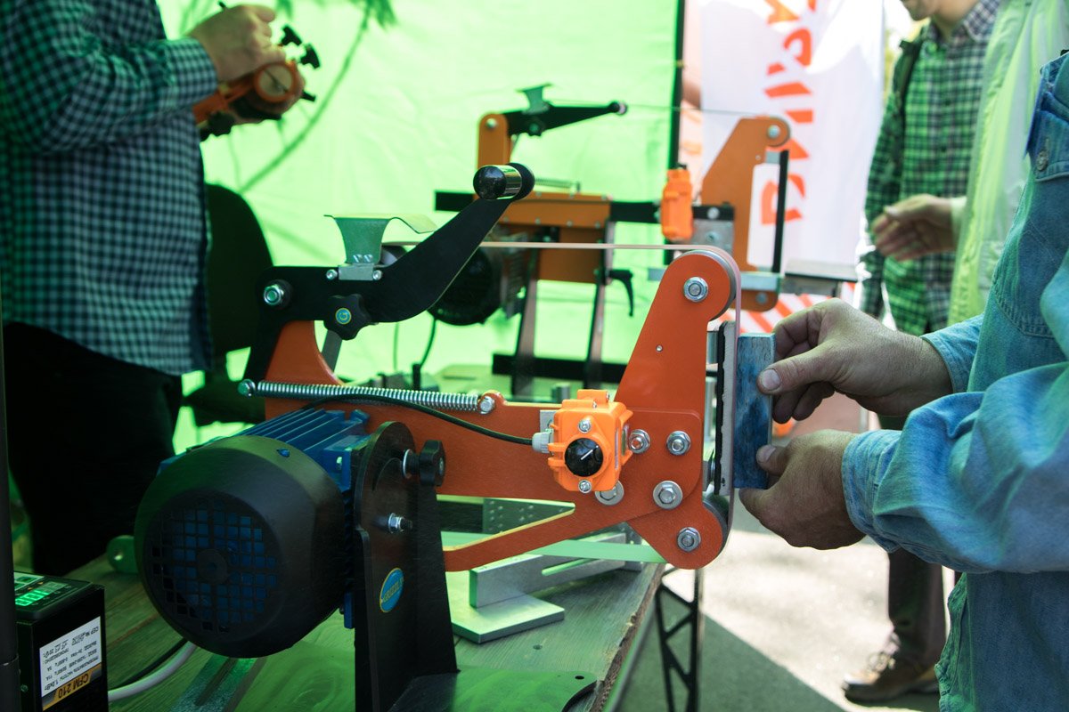 Для гостей подготовили выставку работ мастеров и разных фирм Для гостей подготовили выставку работ мастеров и разных фирм