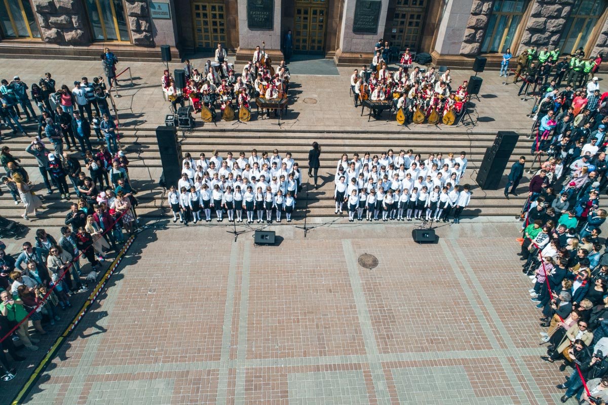 Выступил детский хор