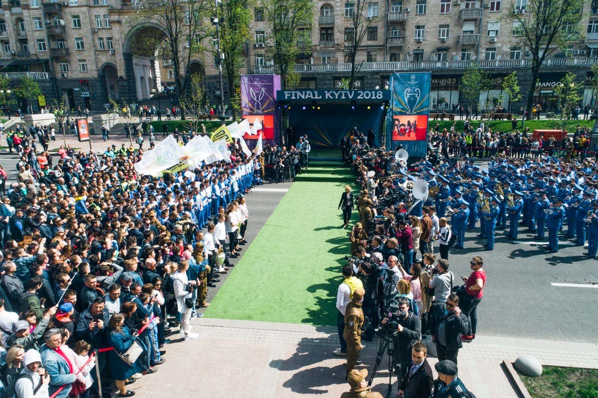 Все замерли в ожидании