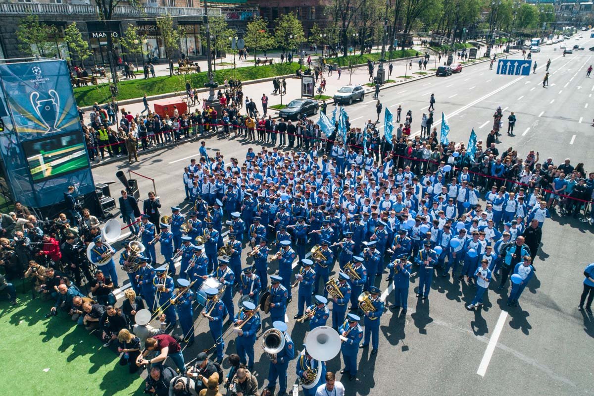 Передавали Кубки под музыкальное сопровождение