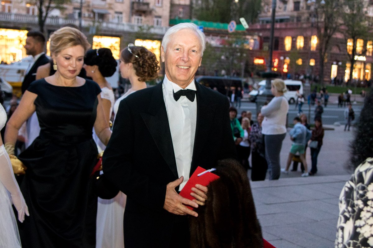 Мужчины придерживались классического стиля в одежде