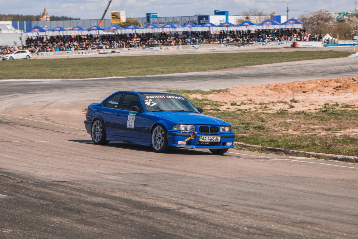 Заднеприводный болид Заднеприводный болид