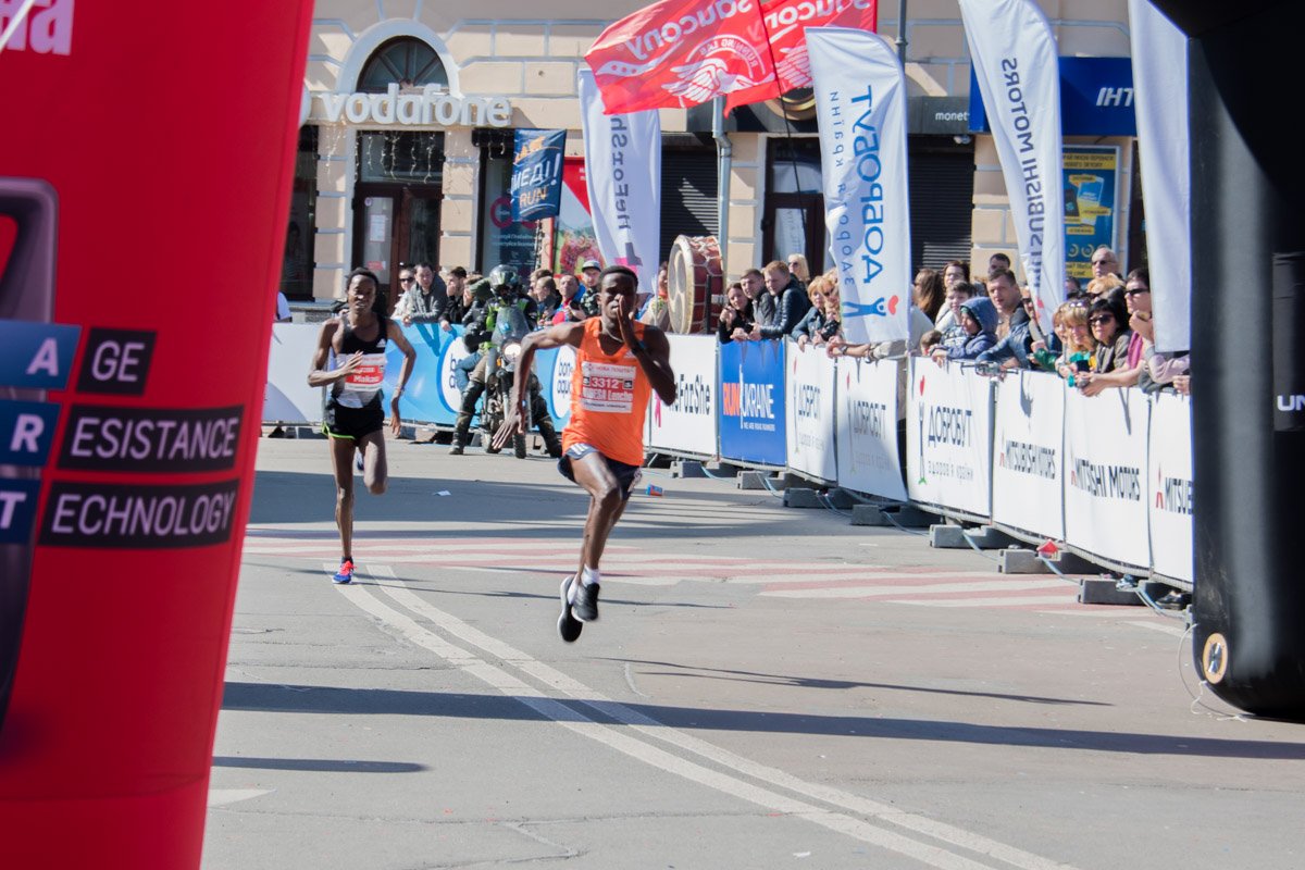 Адреналин, азарт, скорость - основные спутники бегунов 