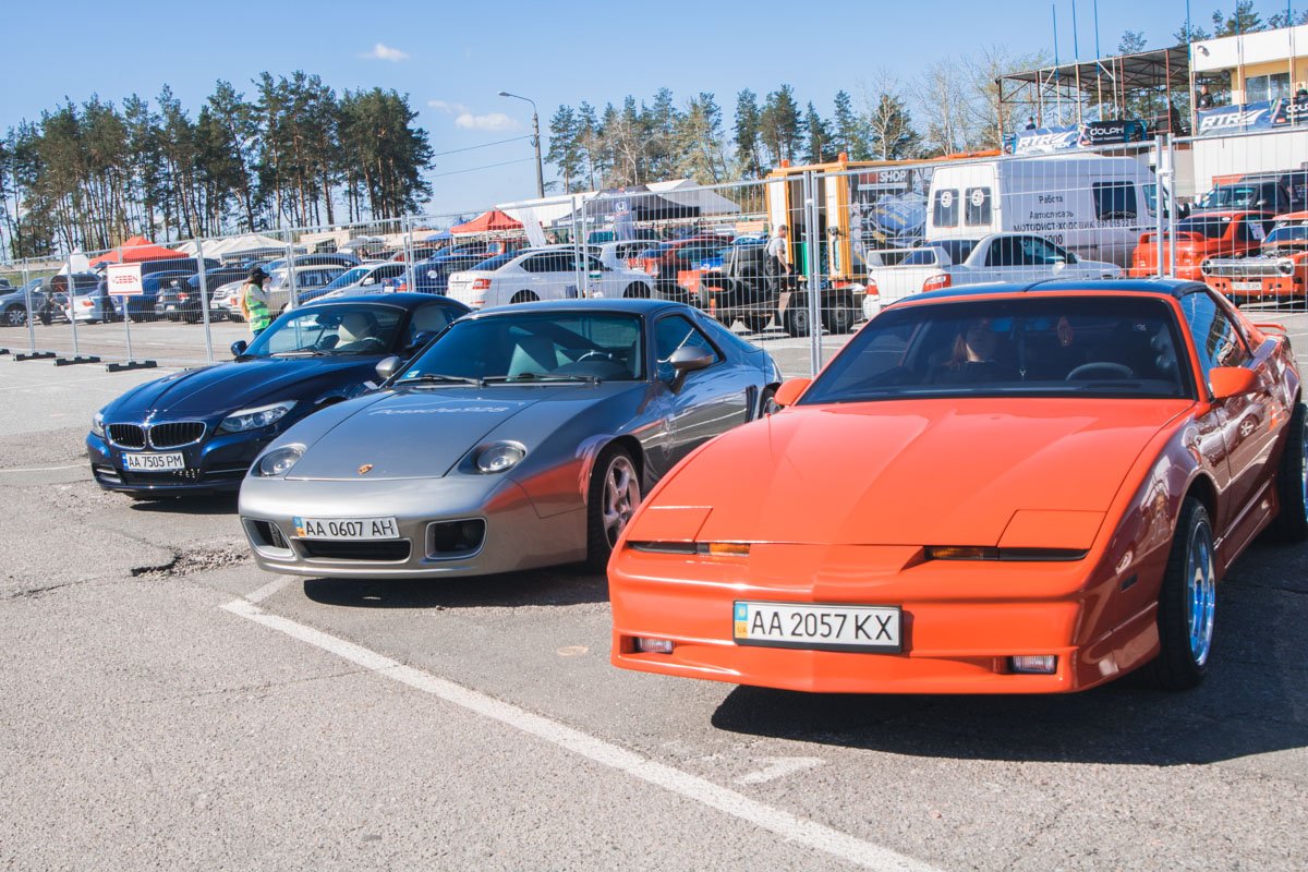 Участники в конкурсе на самое красивое авто Участники в конкурсе на самое красивое авто