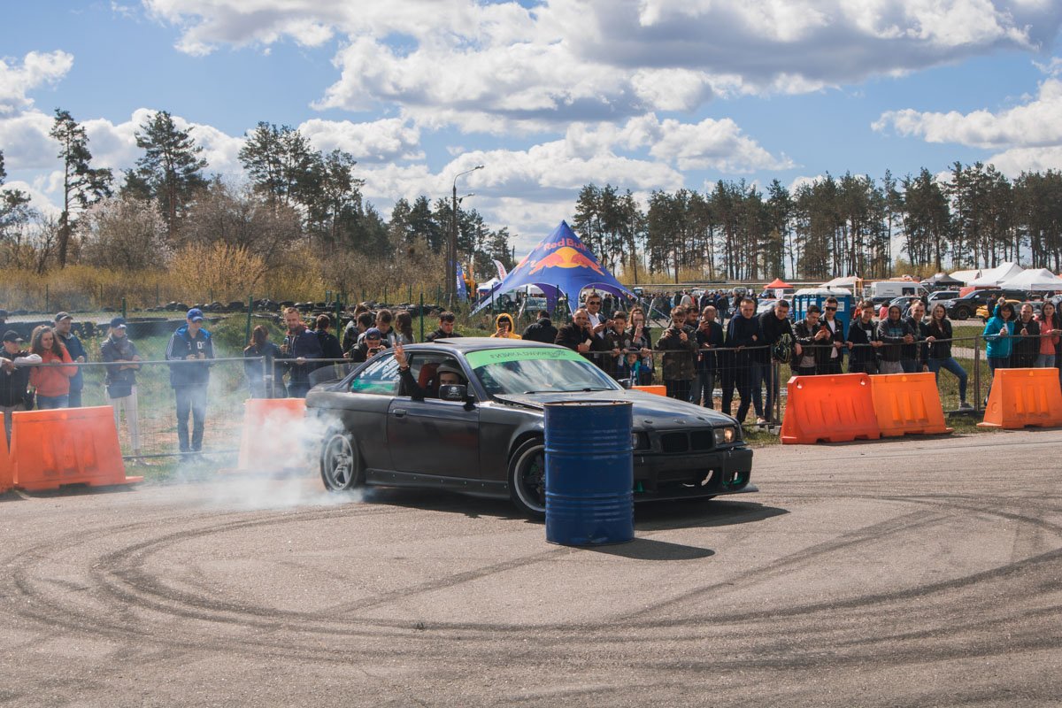 Очень мощная BMW Очень мощная BMW