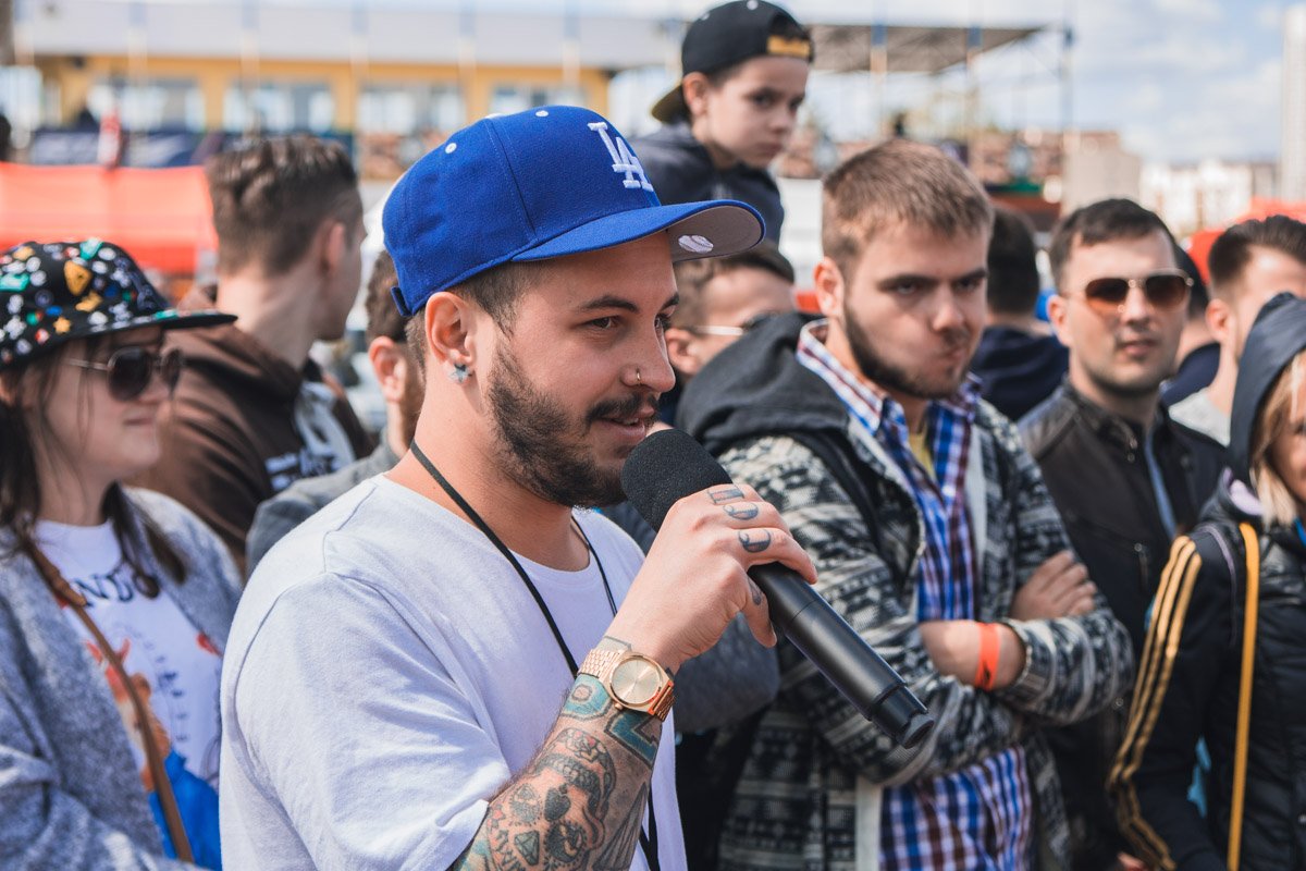 Ведущий на высоте Ведущий на высоте