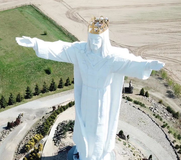 Статуя Иисуса Христа