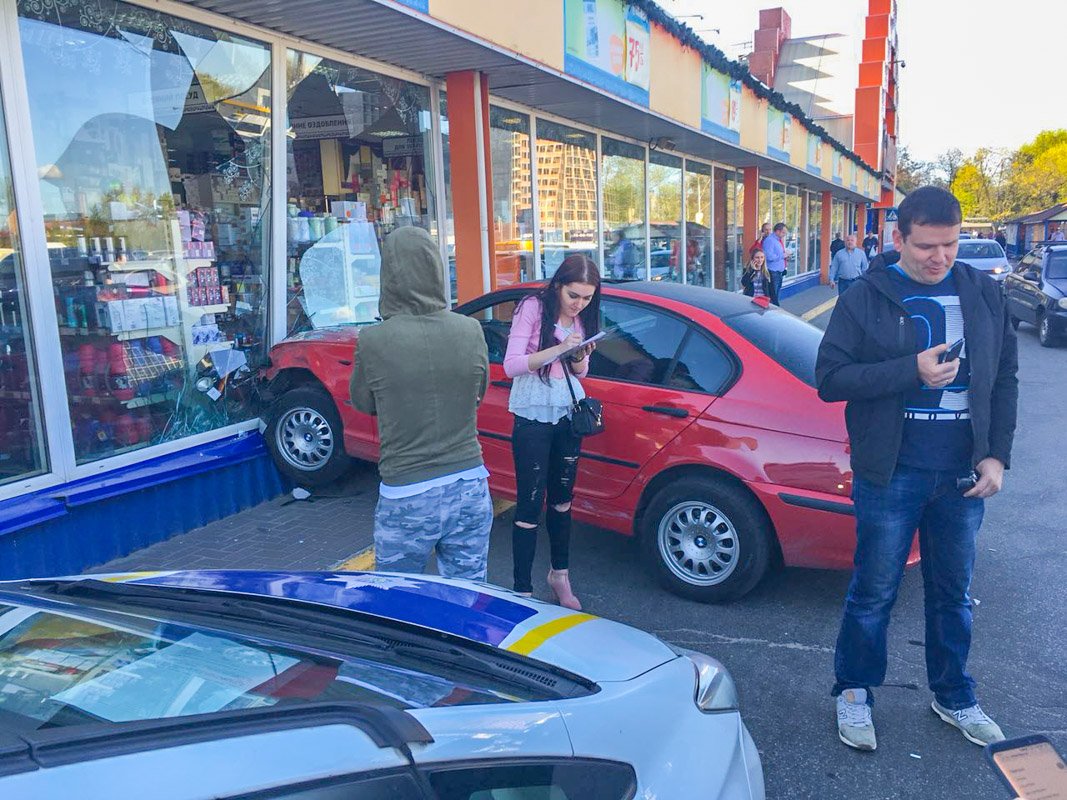 Водитель получила права два дня назад Водитель получила права два дня назад