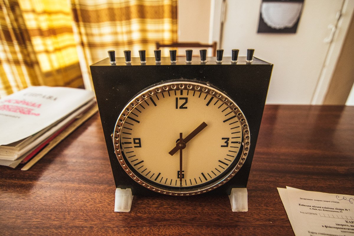 Ремонт новый, а часы напоминают о прошлом времени