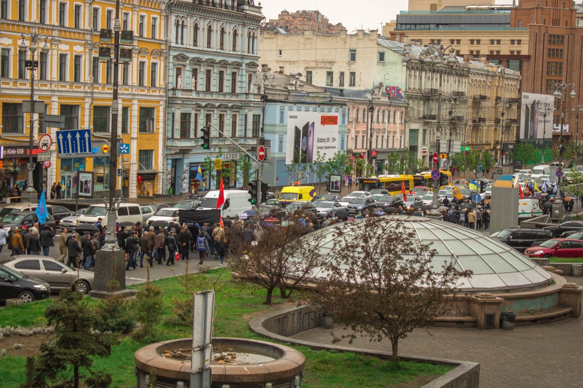 Среди участников были ликвидаторы аварии на ЧАЭС, члены организаций "Чернобыль 86", Всеукраинского объединения ветеранов Чернобыля