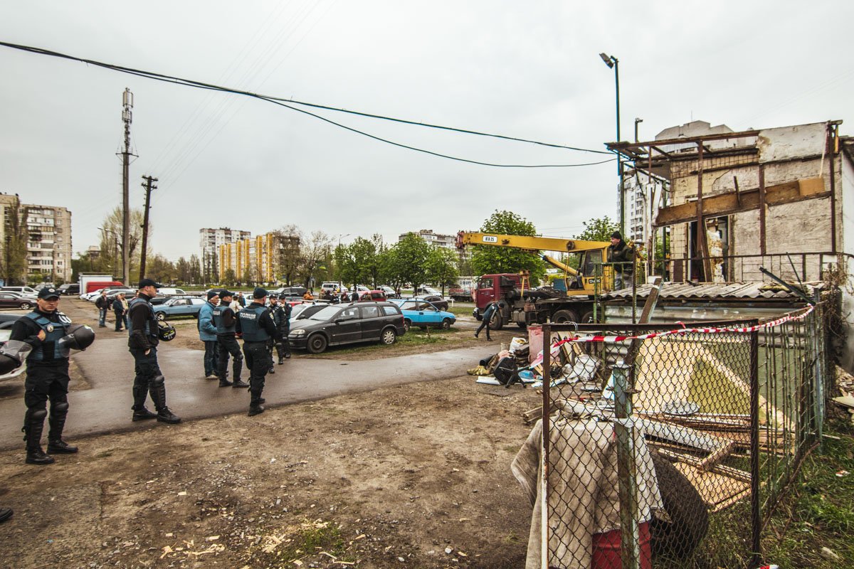 Стоянку сносят по адресу улица Шолом-Алейхема, 5