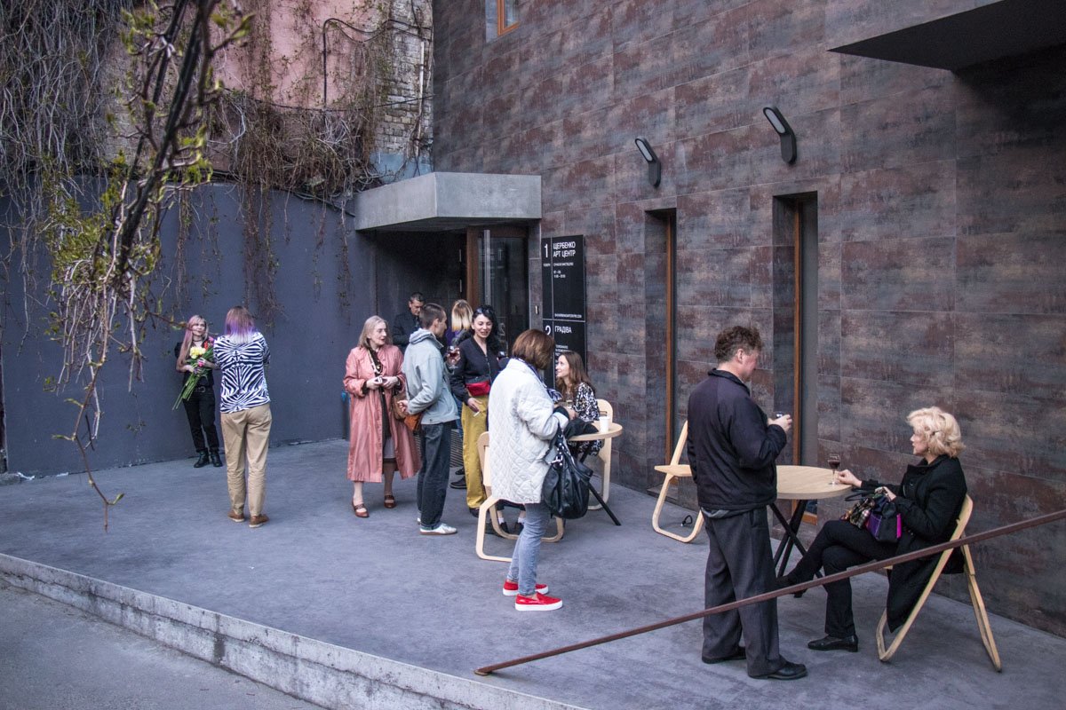 Выставка проходит в Щербенко Арт Центр