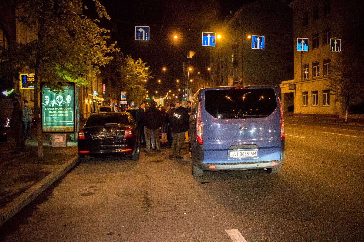 На взятки чиновник СБУ попался в Киеве на улице Саксаганского 