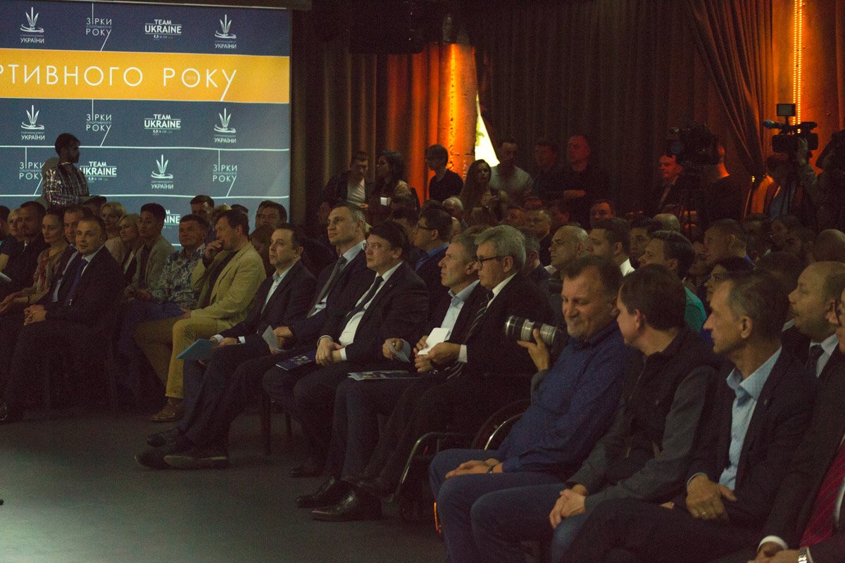 Кличко посетил мероприятие и наградил лучшую спортсменку года