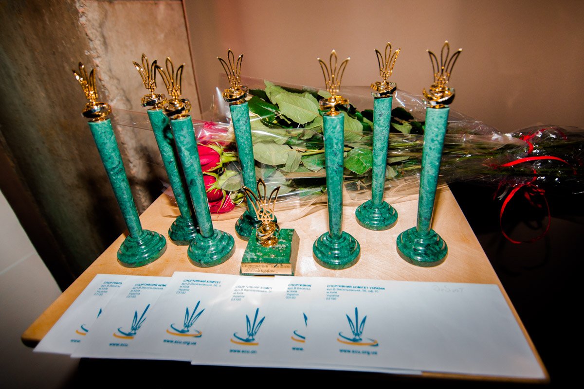 Заветные статуэтки, которые получили лучшие спортсмены 