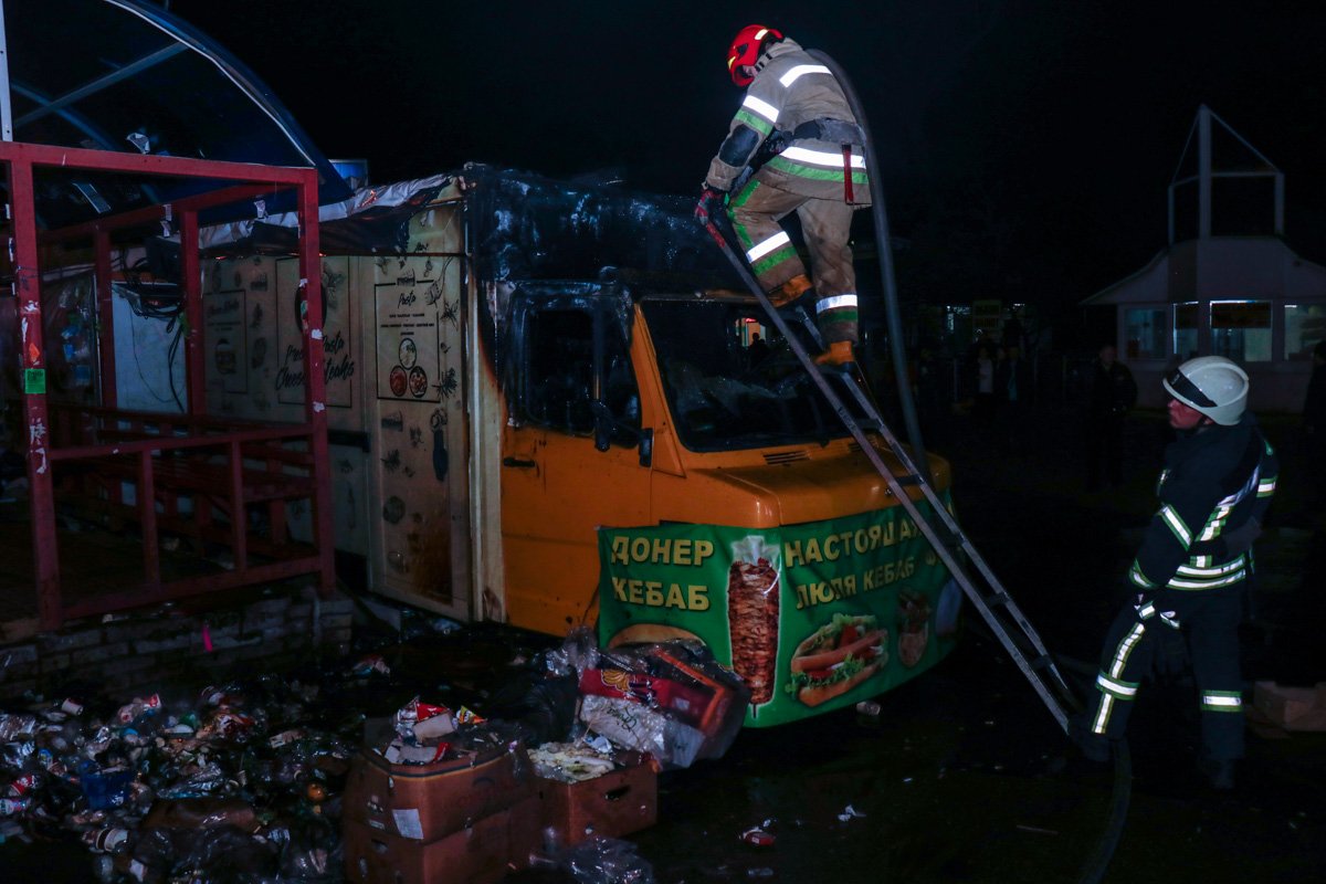 Пожарные потушили возгорание в течение 5 минут Пожарные потушили возгорание в течение 5 минут