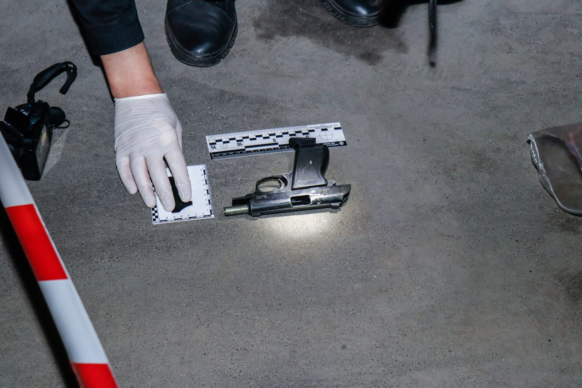 Пассажир утверждал, что это не его пистолет и он его нашел, и вез в полицию сдавать Пассажир утверждал, что это не его пистолет и он его нашел, и вез в полицию сдавать