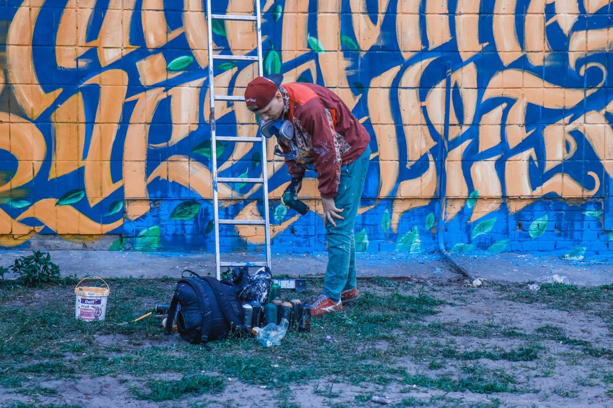 Виталий занимается монументальным искусством 10 лет