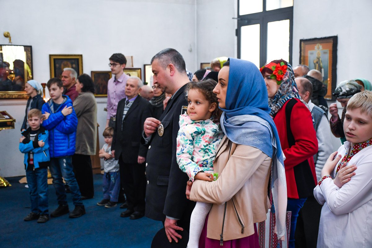 На службу пришло около 50 прихожан. Чиновников на богослужении не было На службу пришло около 50 прихожан. Чиновников на богослужении не было
