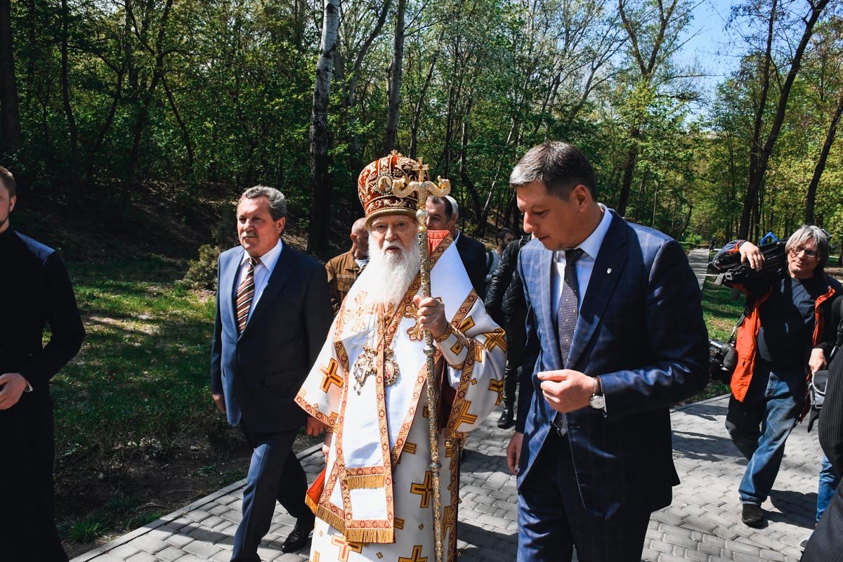 Главы Шевченковской районной администрации в городе Киеве Олега Гаряги на Литургии в храме не было Главы Шевченковской районной администрации в городе Киеве Олега Гаряги на Литургии в храме не было