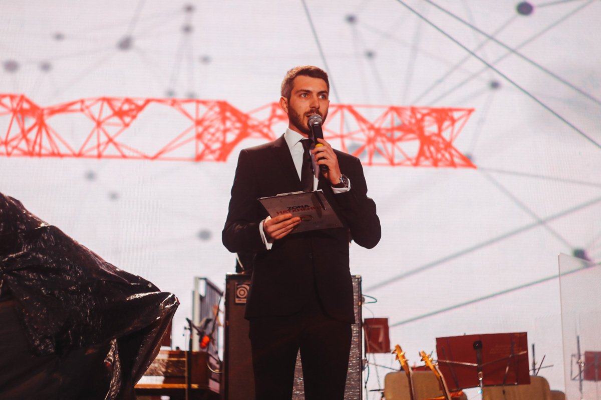 Ведущий концерта ZonaНатхнення