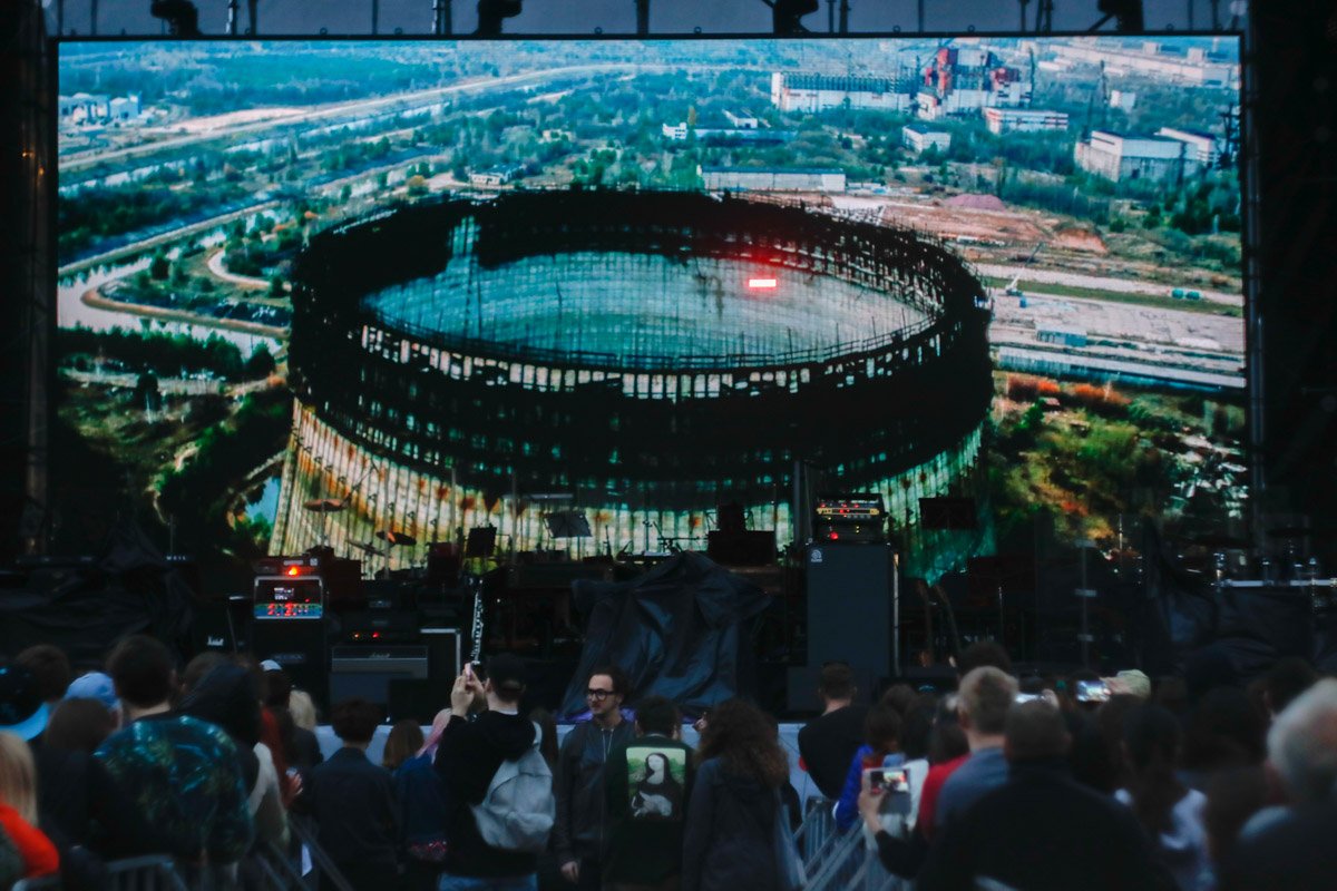 На Почтовой площади собрались более 10 тысяч людей