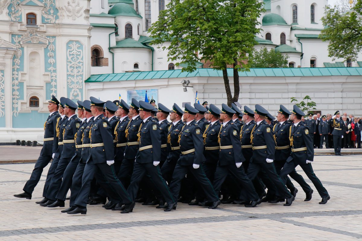 Маршировать тоже нужно уметь