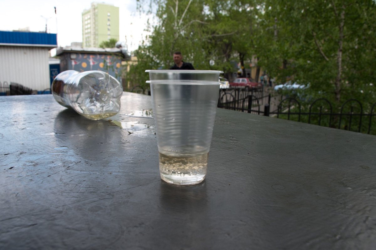 Продавцы Бистро не успели убрать после случившегося