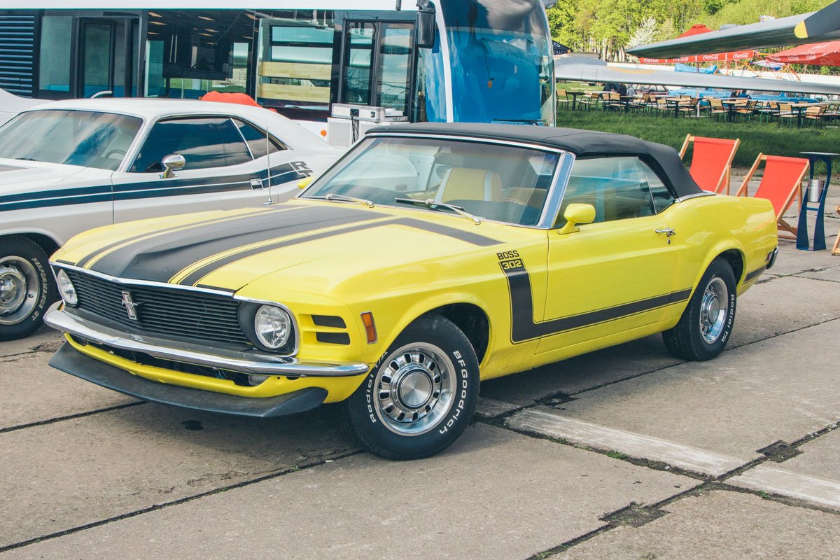 Без спортивных болидов не обошлось