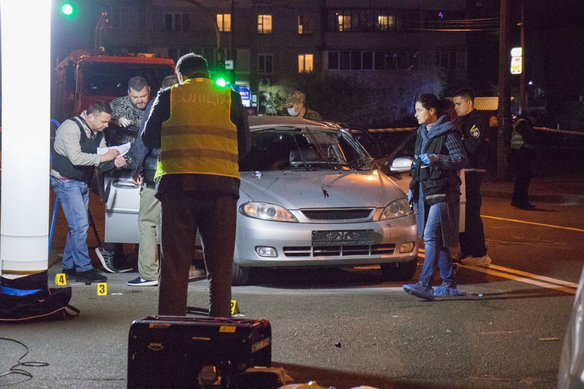 На месте работают эксперты криминалисты 