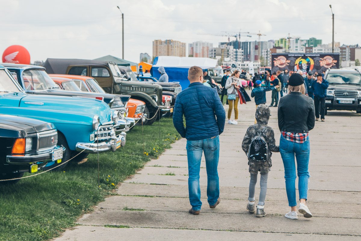 Пап, а где самая старое авто?