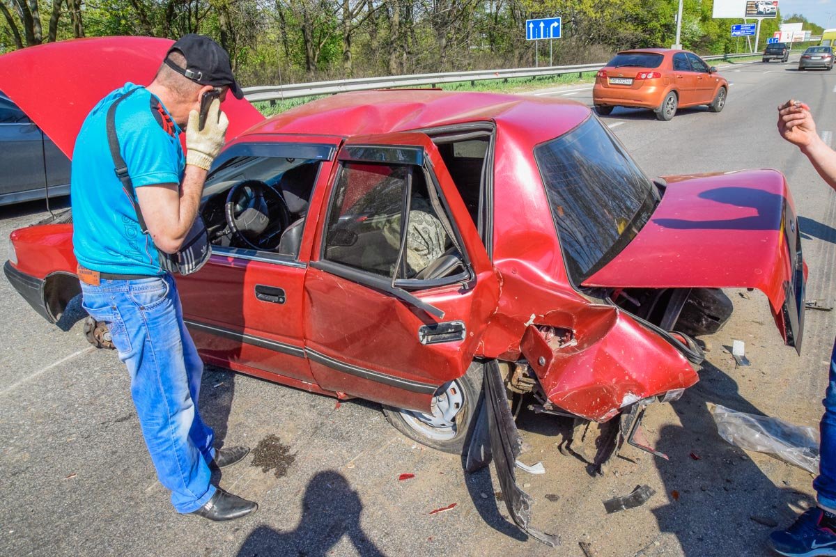 Hyundai получил серьезные повреждения Hyundai получил серьезные повреждения