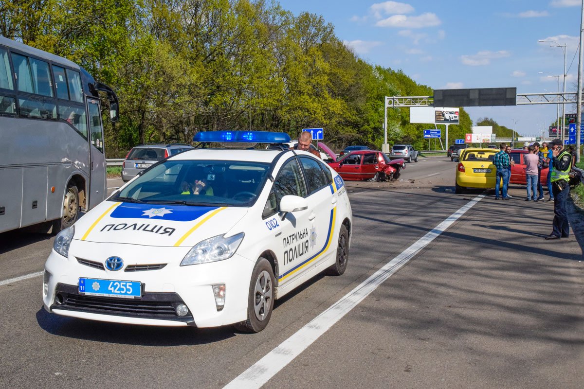 На месте работала патрульная полиция и следственно-оперативная группа На месте работала патрульная полиция и следственно-оперативная группа