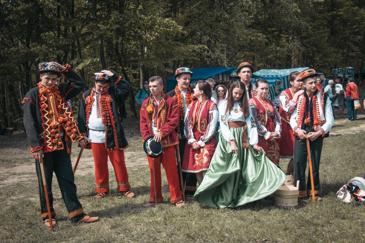 На фесте гуцулы представляли свои традиционные наряды На фесте гуцулы представляли свои традиционные наряды