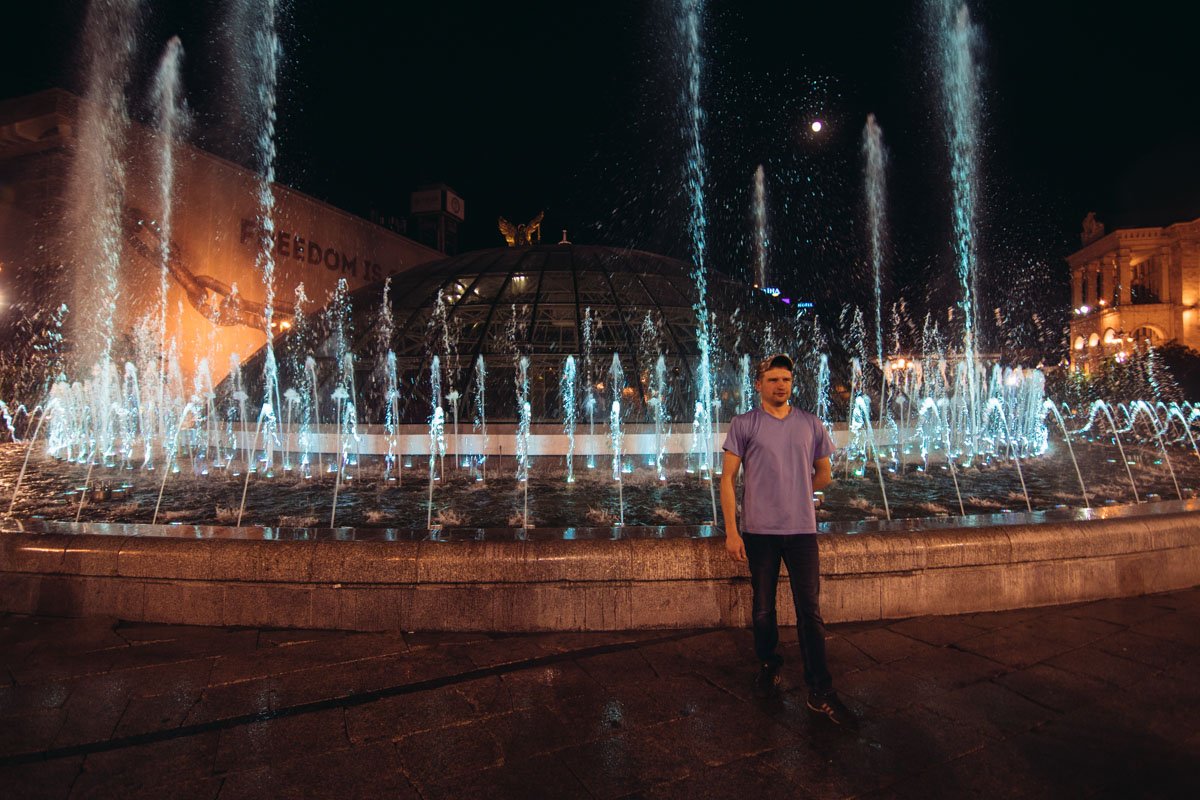 Для жителей и гостей Киева фонтаны засветятся разными цветами